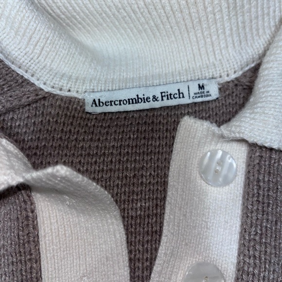 Abercrombie & Fitch Women's Taupe Crew Neck Polo Sweater Size Medium - Picture 3 of 4